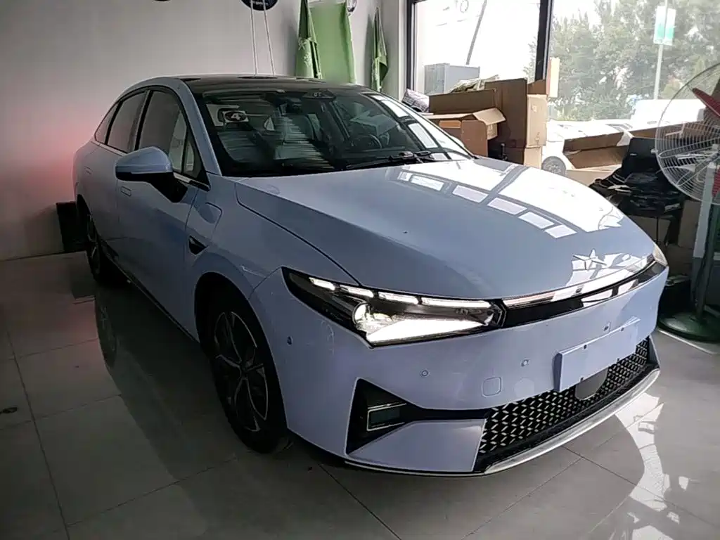 XPeng P5 — миниатюра 4