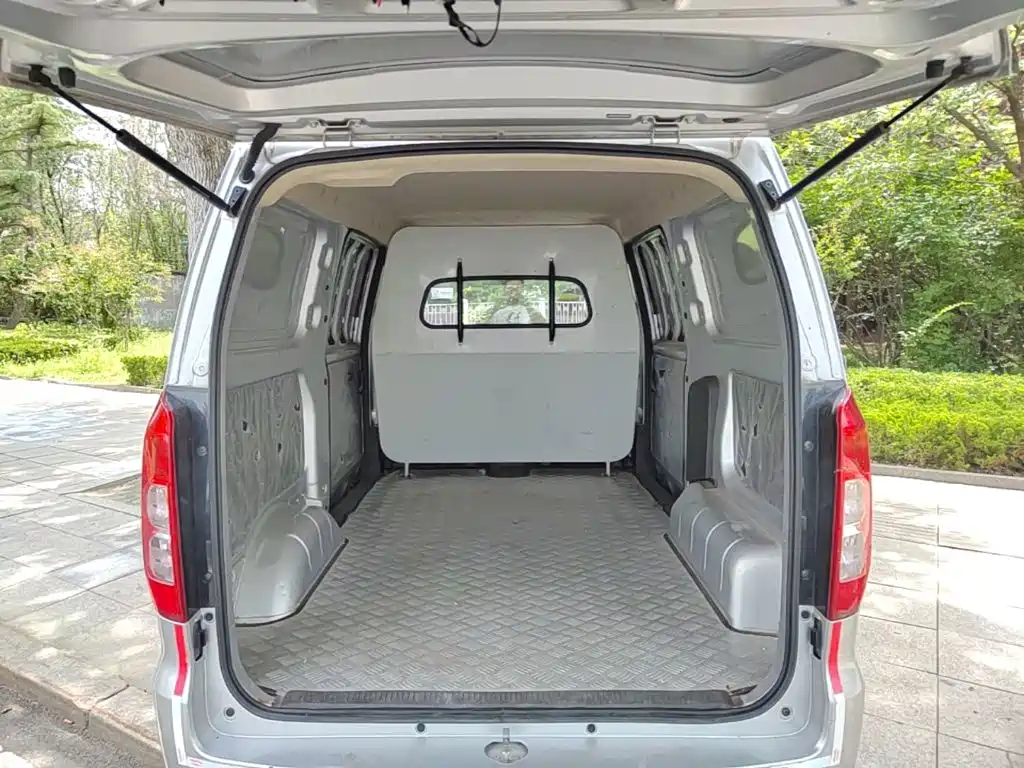 Wuling Hongguang V — миниатюра 19