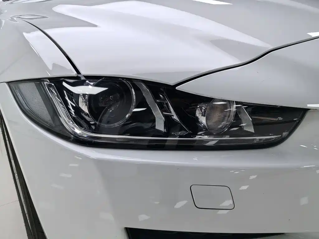 Jaguar XEL — миниатюра 4