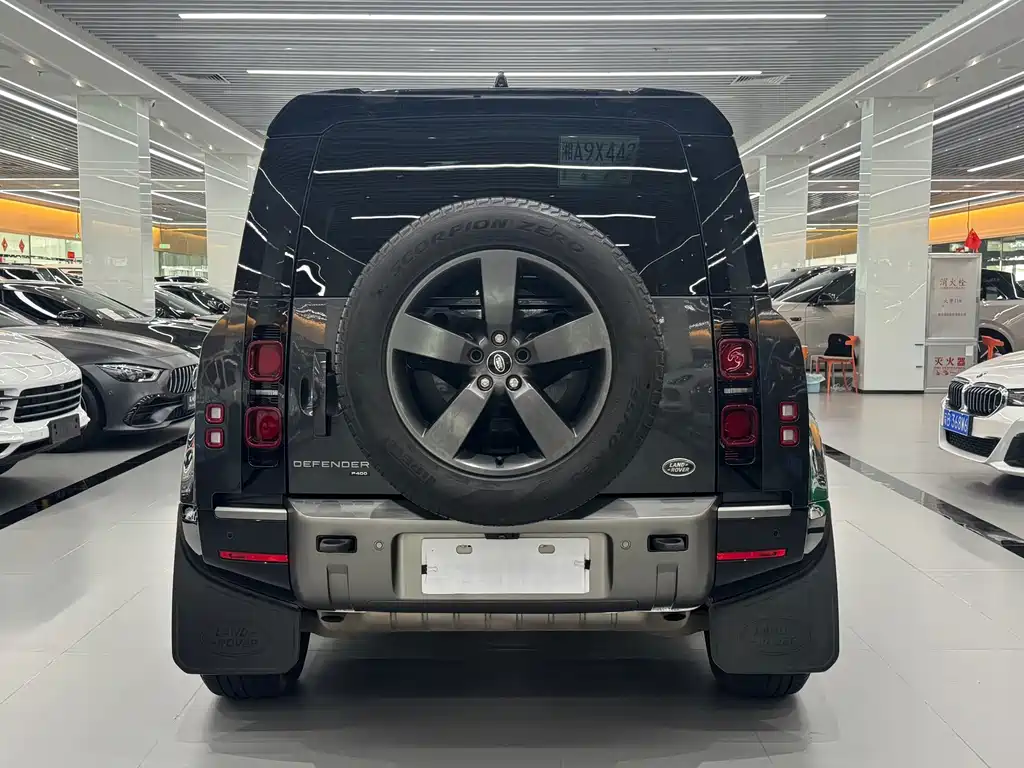 Land Rover Defender — миниатюра 5