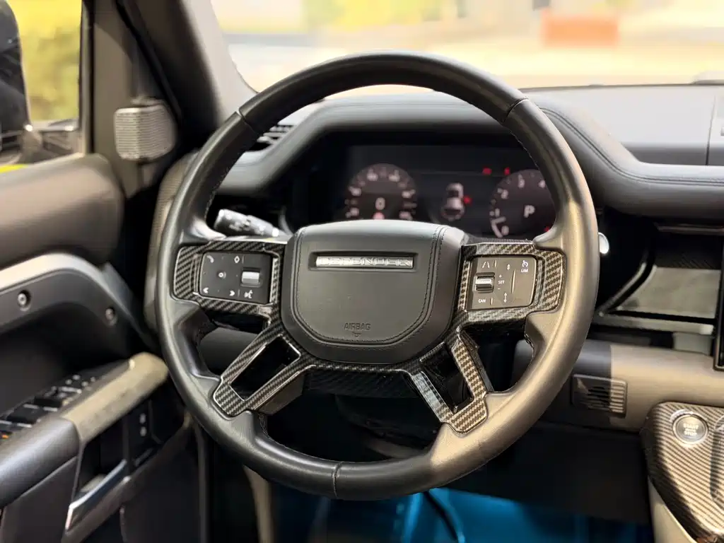 Land Rover Defender — миниатюра 9
