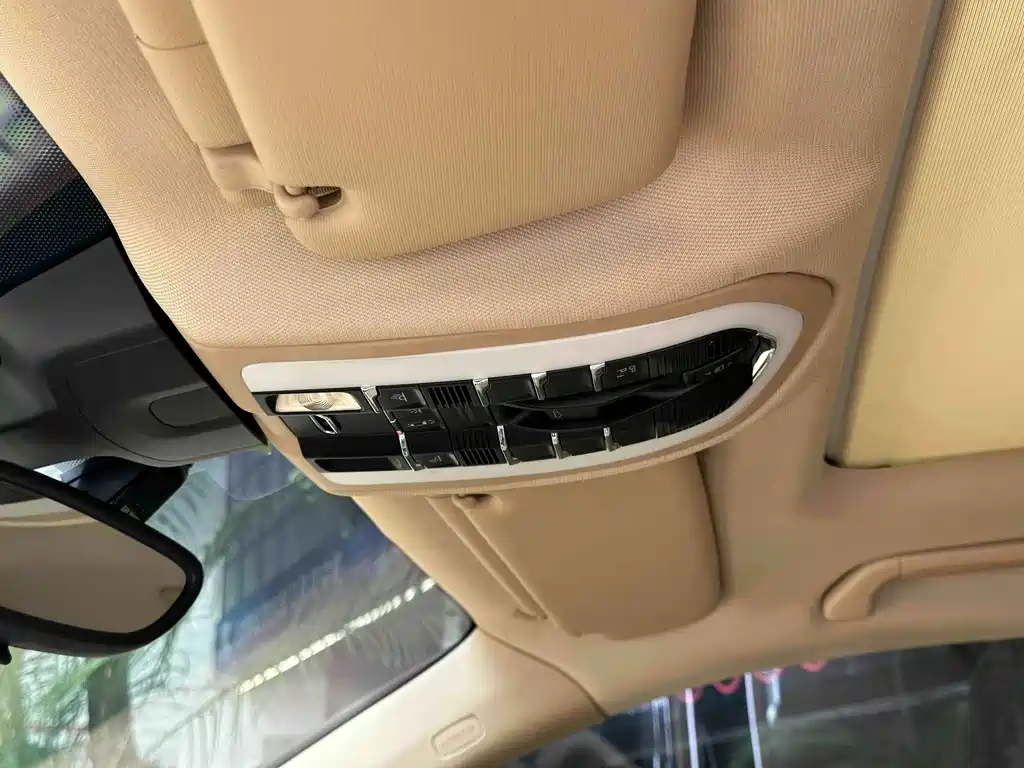 Porsche Cayenne — миниатюра 21
