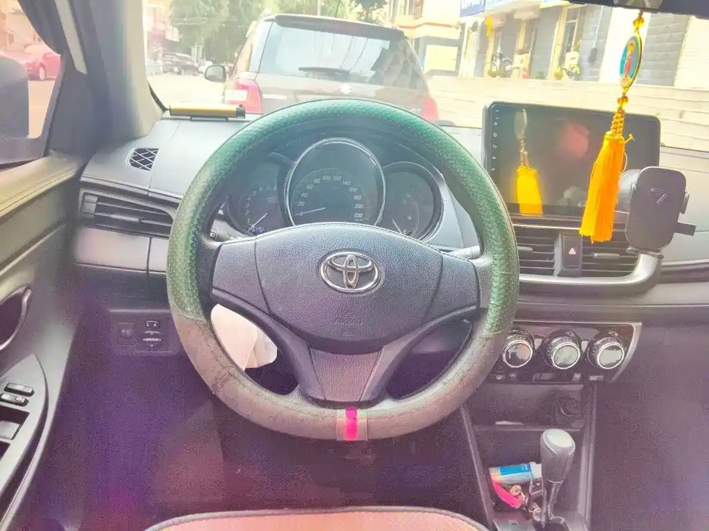 Toyota Yaris L — миниатюра 6