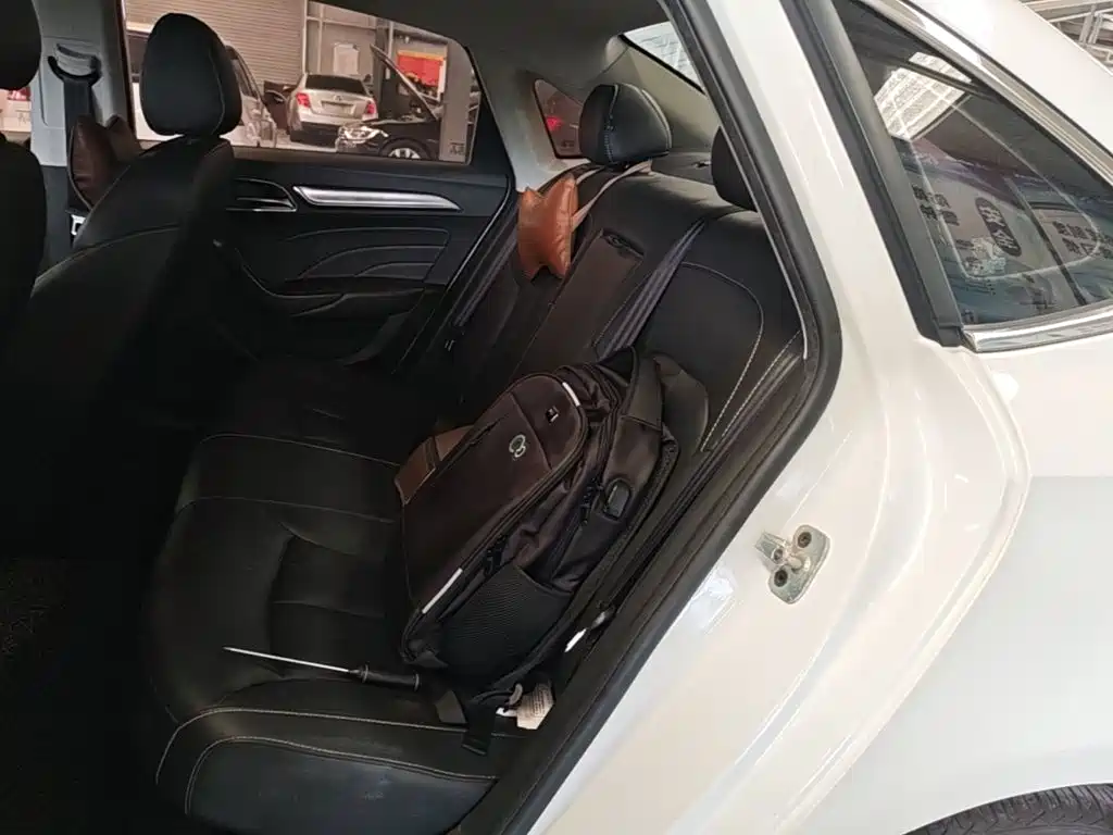Roewe Roewe i6 Classic — миниатюра 17