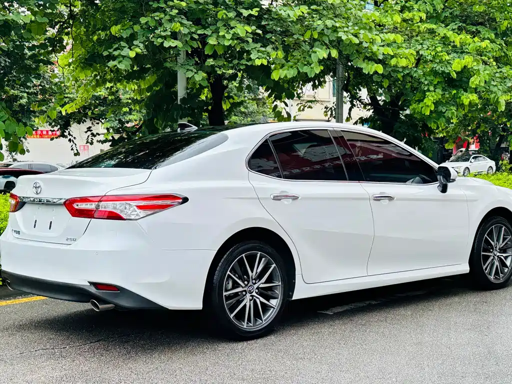 Toyota Camry 2021 2.5G Luxury