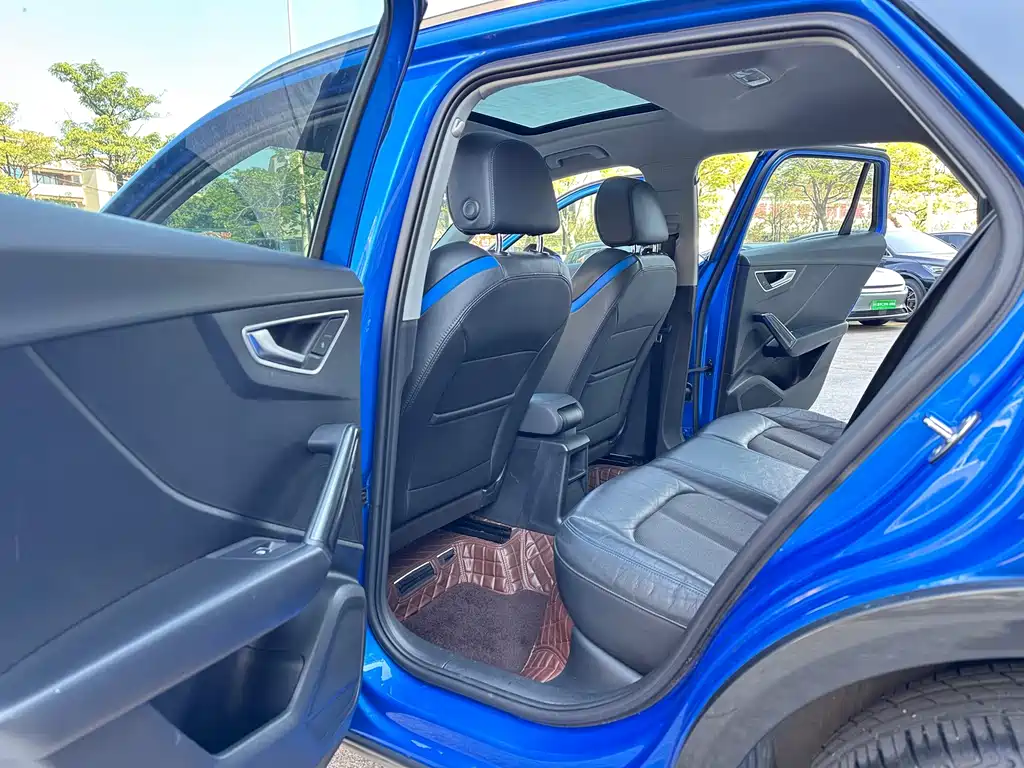 Audi Q2L e-tron — миниатюра 9