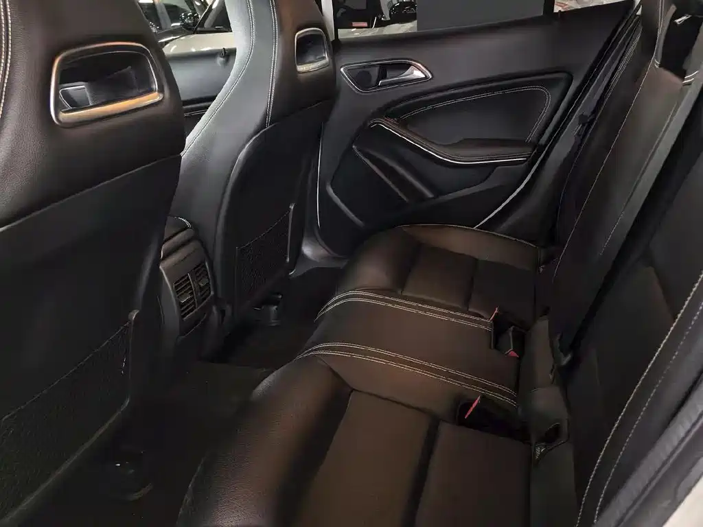 Mercedes-Benz GLA — миниатюра 6