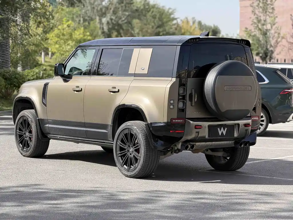 Land Rover Defender — миниатюра 7