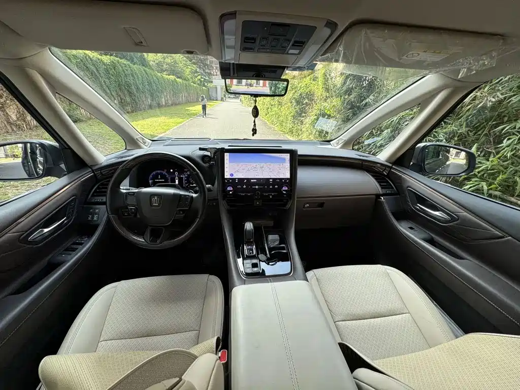 Toyota Vellfire — миниатюра 8