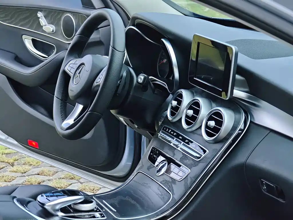 Mercedes-Benz C-Class (Import) — миниатюра 14