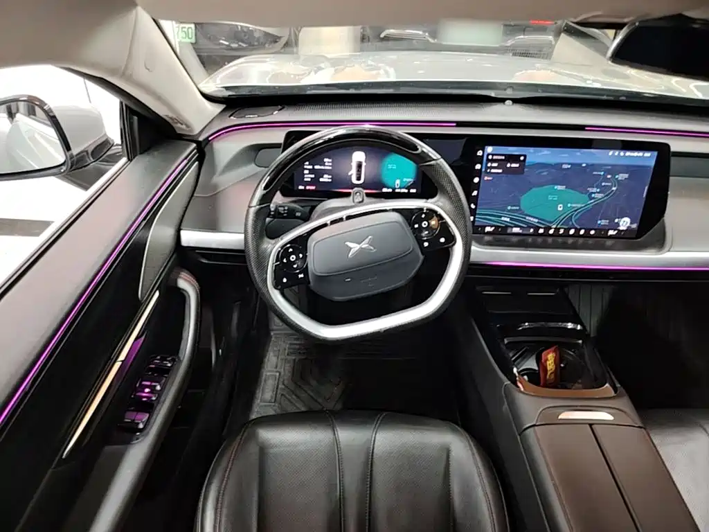 XPeng P7 — миниатюра 11