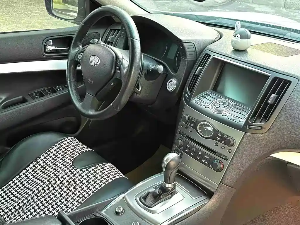 Infiniti G — миниатюра 7