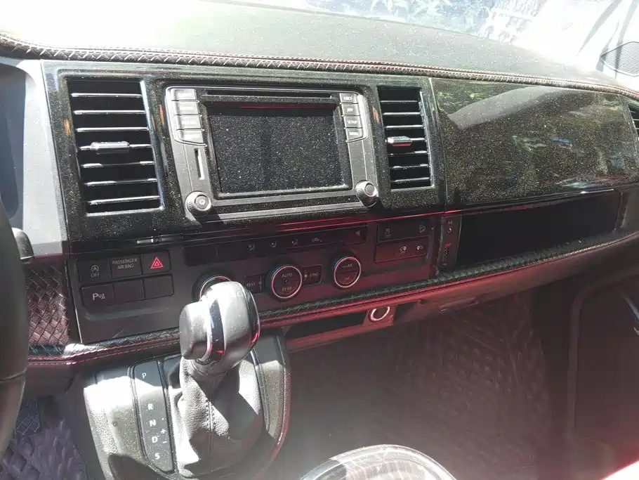 Volkswagen Caravelle — миниатюра 13