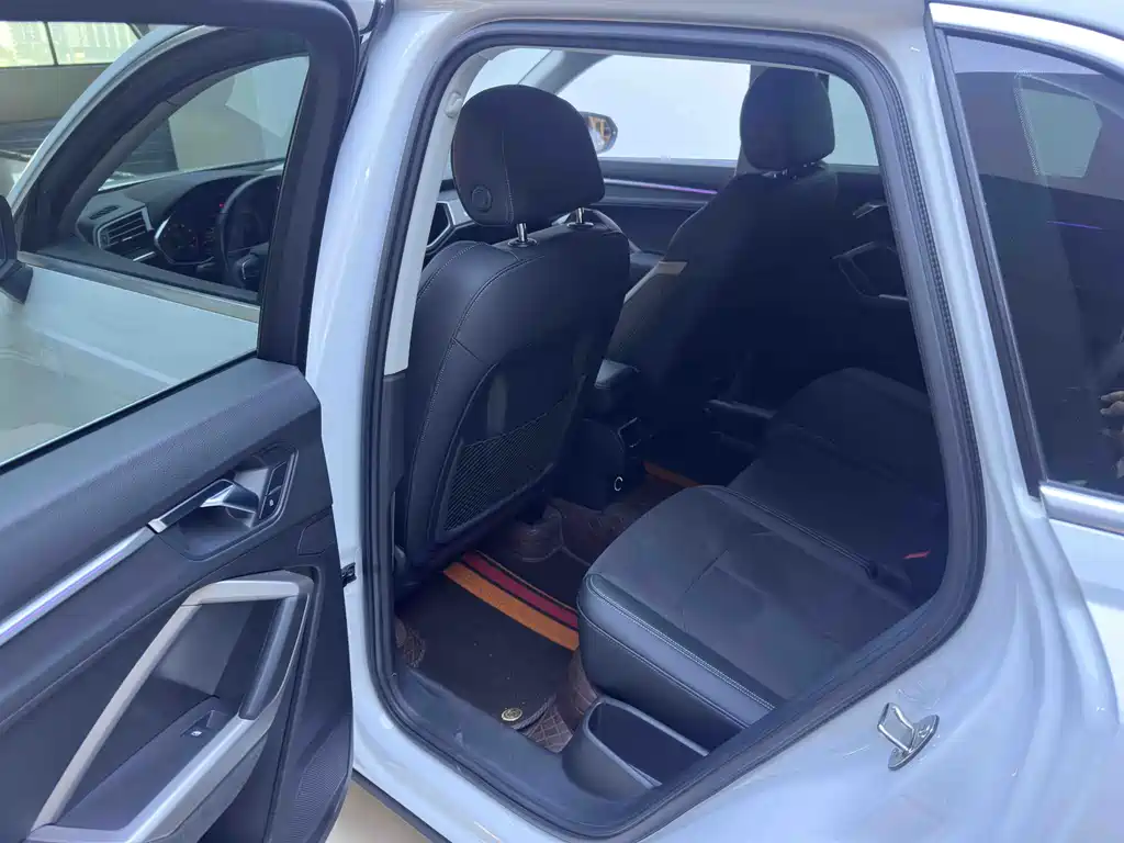 Audi Q3 — миниатюра 10