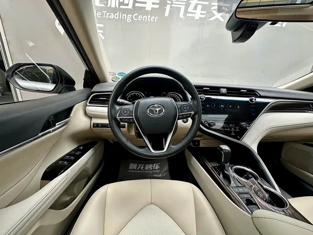 Toyota Camry 2019 2.5G Luxury VI