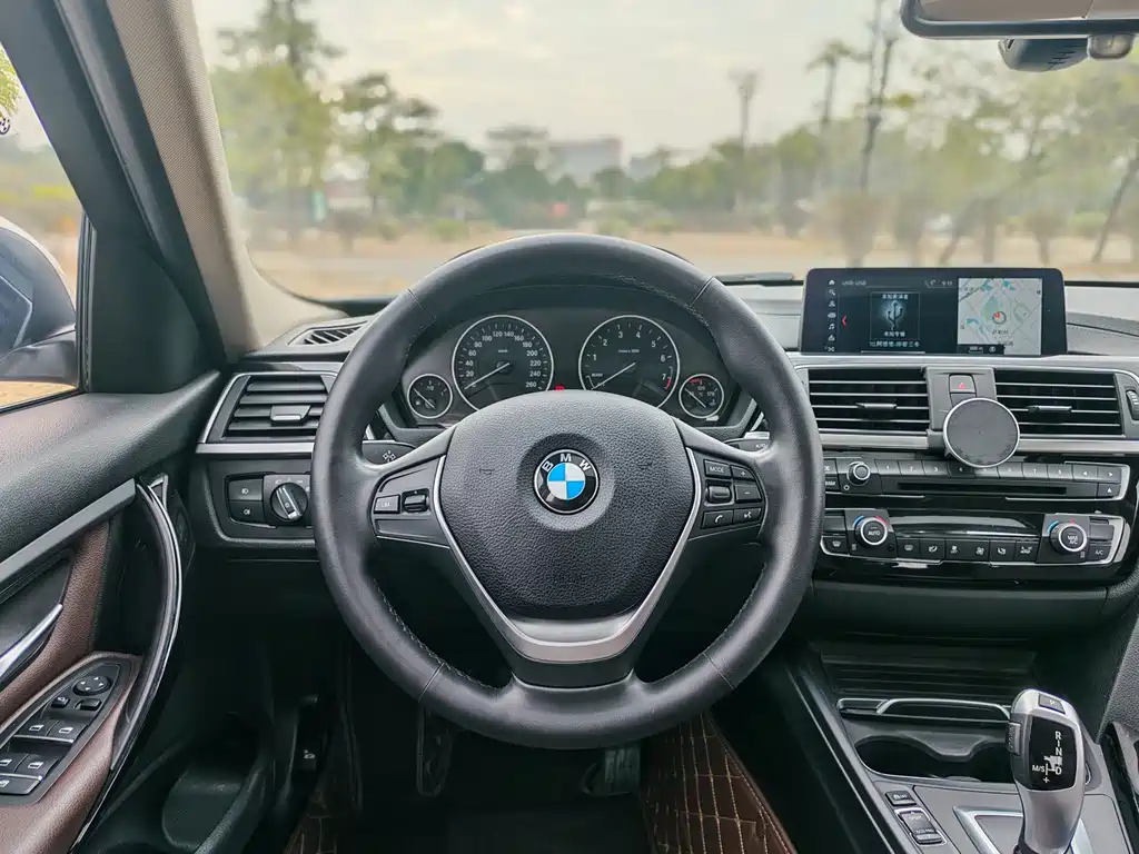 BMW 3 Series — миниатюра 15