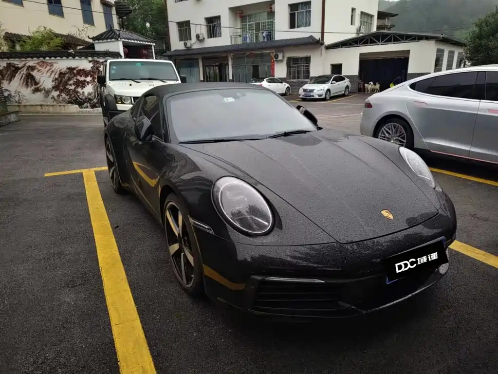 Porsche 911 2023