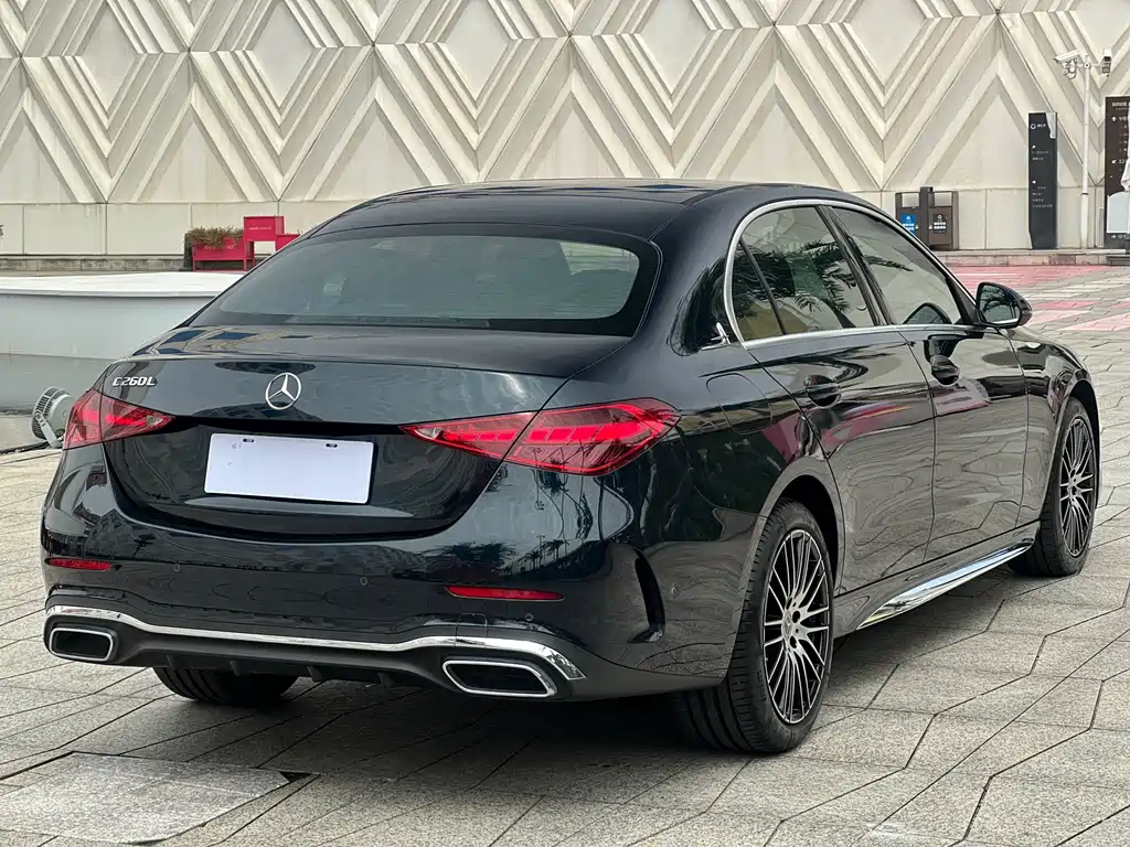 Mercedes-Benz C-Class — миниатюра 6