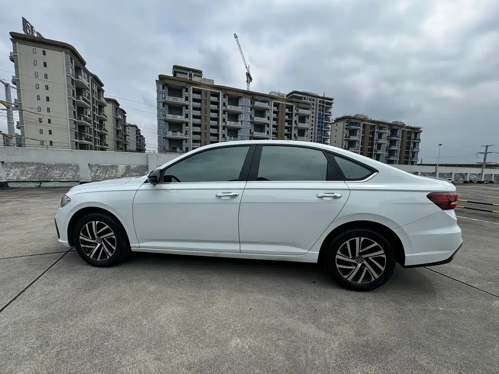 Volkswagen Lavida — миниатюра 7