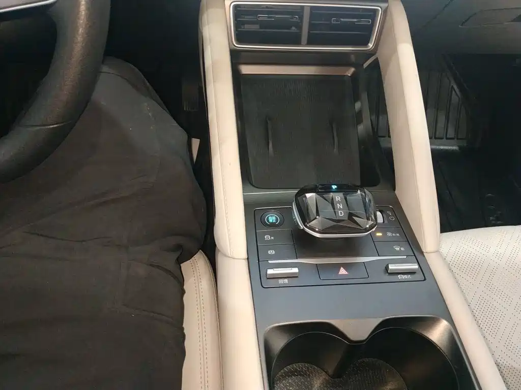 BYD Yuan UP — миниатюра 14