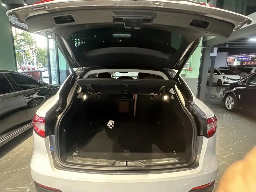 Maserati Levante — миниатюра 7