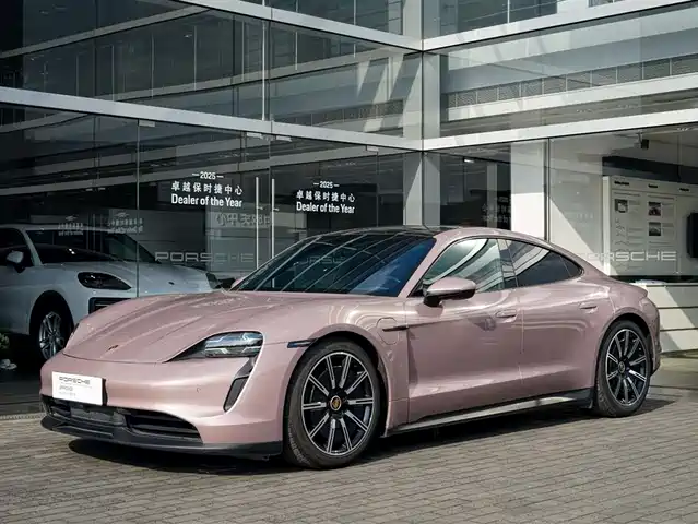 PORSCHE TAYCAN 2021