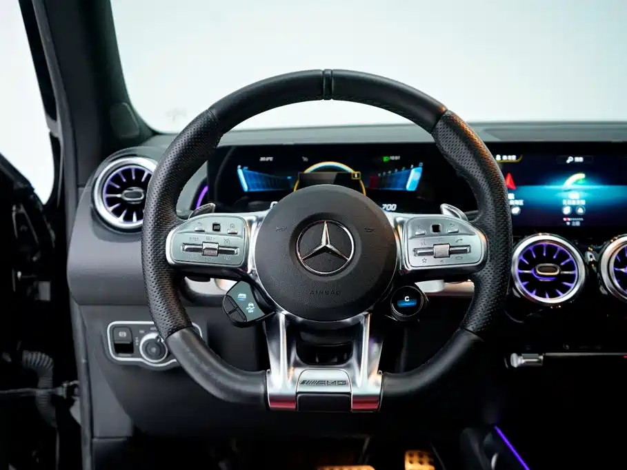 Mercedes-Benz GLB AMG — миниатюра 18