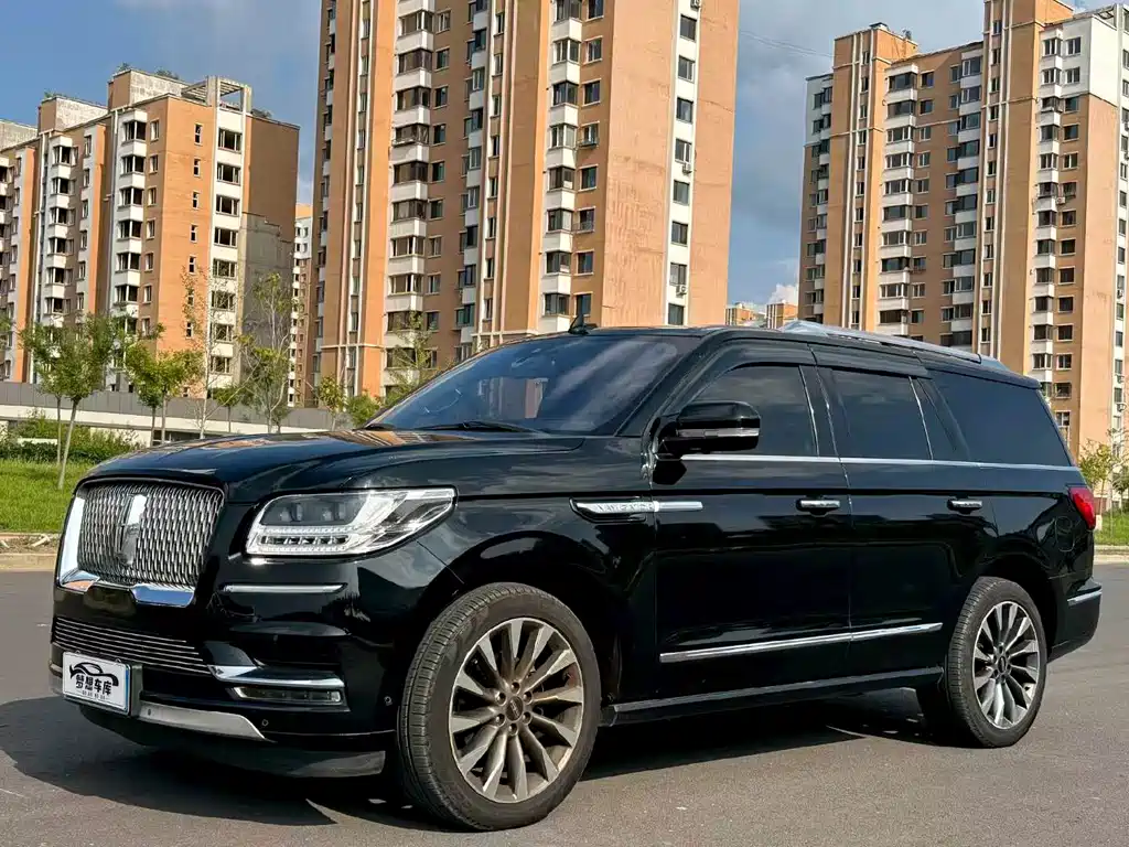 Lincoln Navigator — миниатюра 3