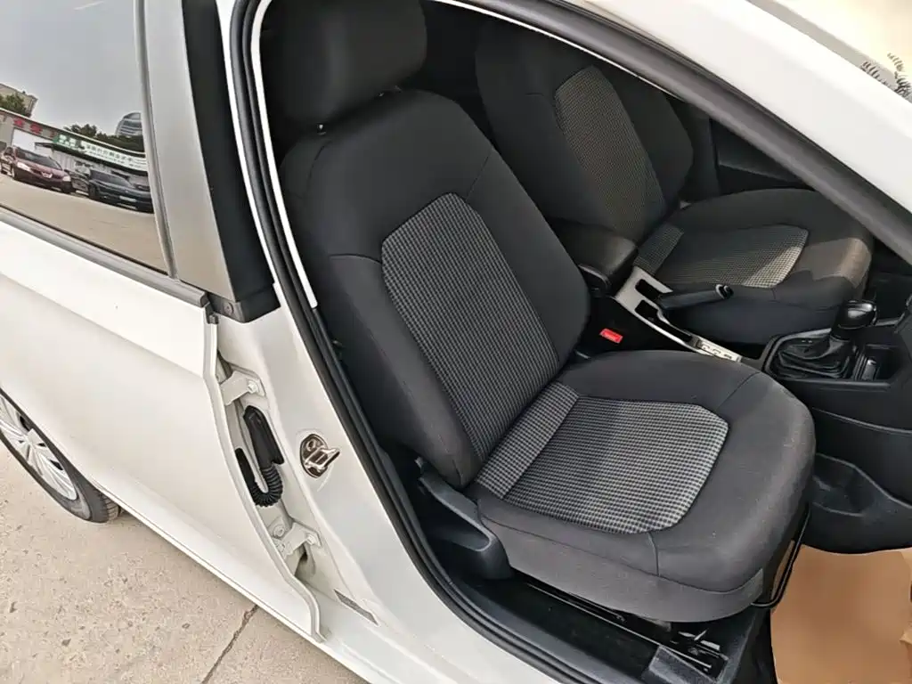 Volkswagen Santana — миниатюра 25