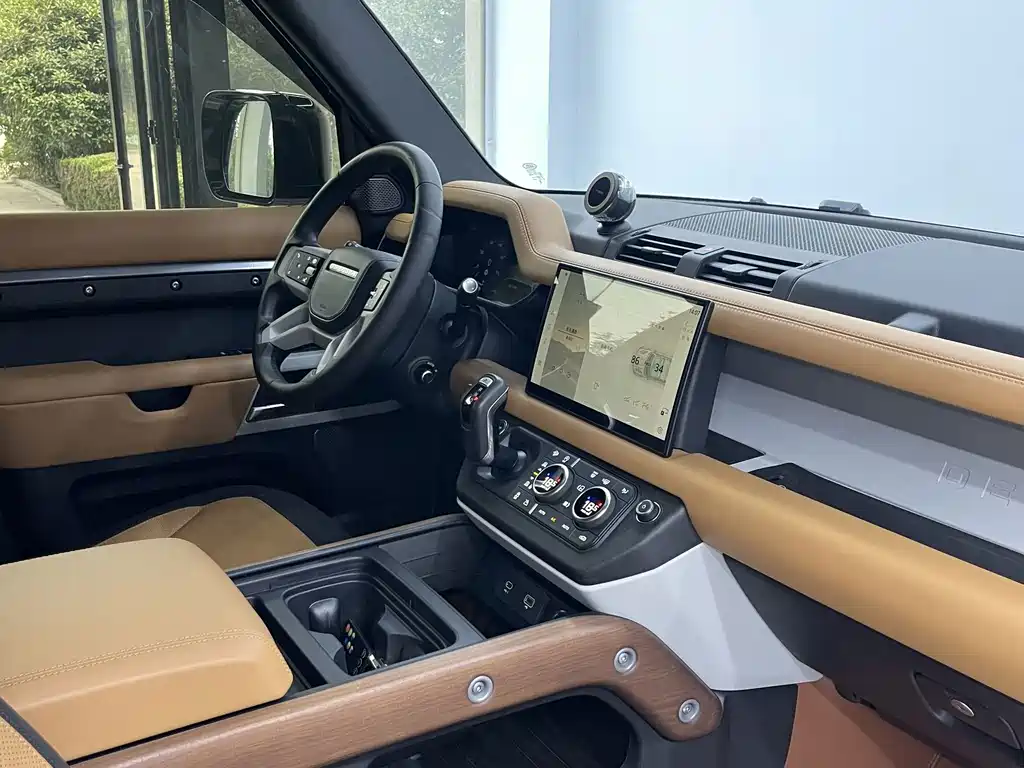 Land Rover Defender — миниатюра 12