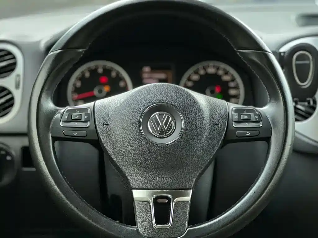 Volkswagen Tiguan — миниатюра 2
