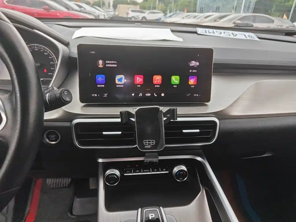 Geely Binyue — миниатюра 13