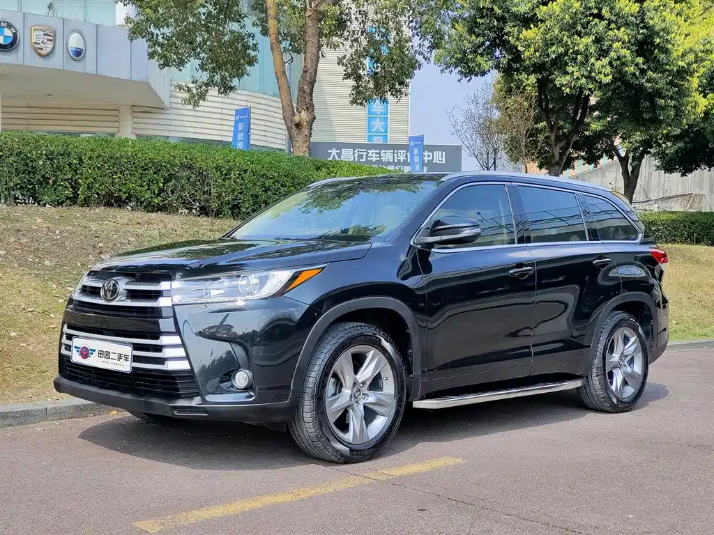 TOYOTA HIGHLANDER
