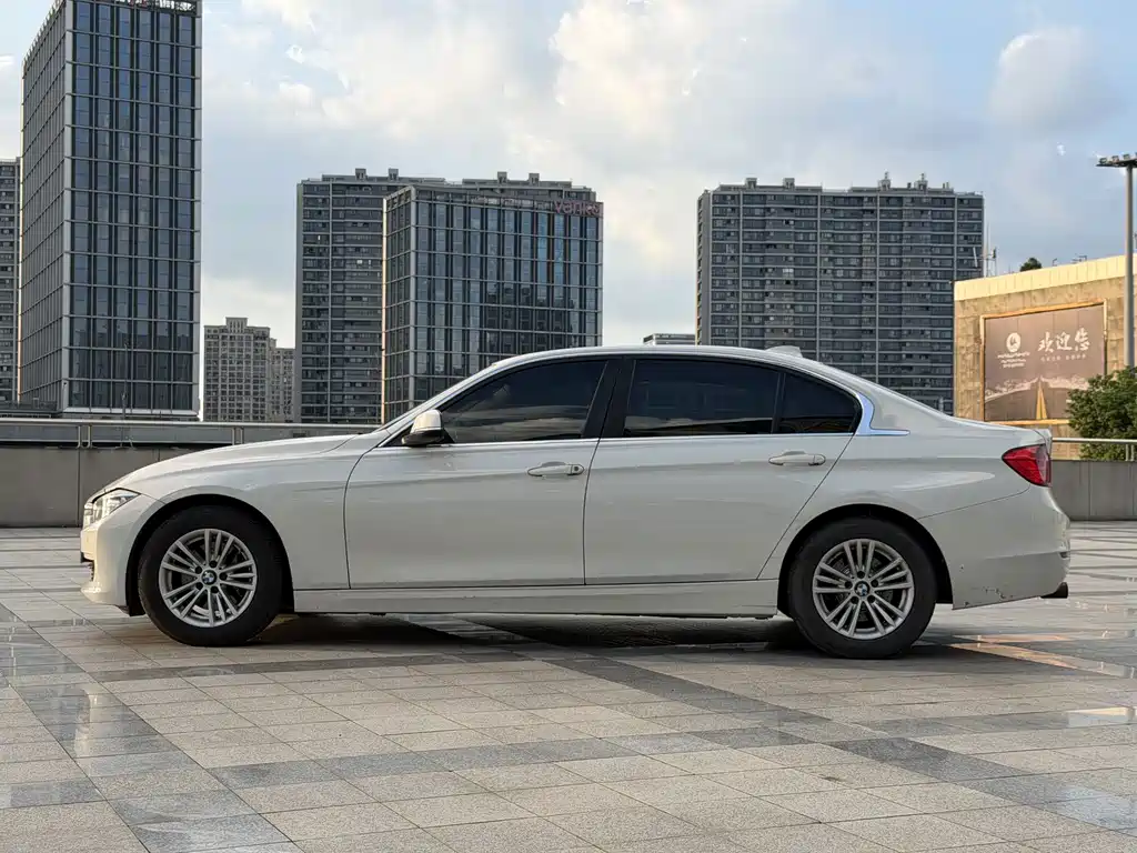BMW 3 Series — миниатюра 4