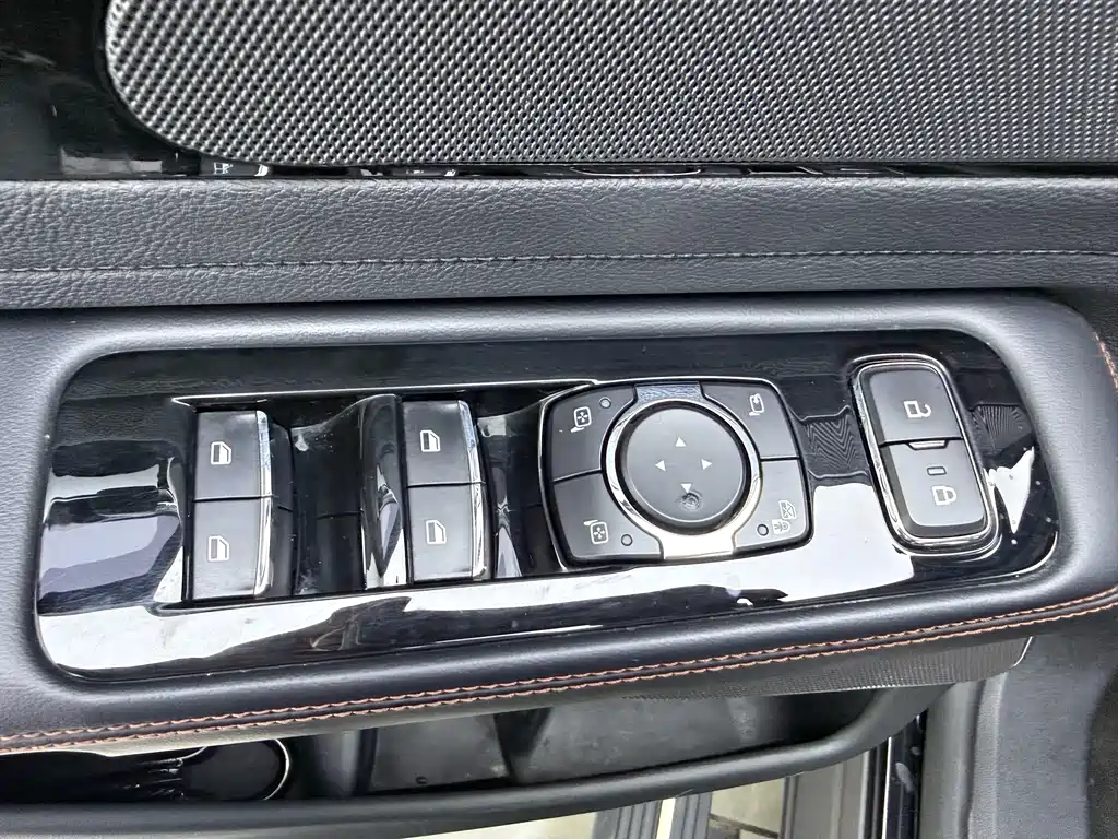 Lincoln Aviator — миниатюра 27