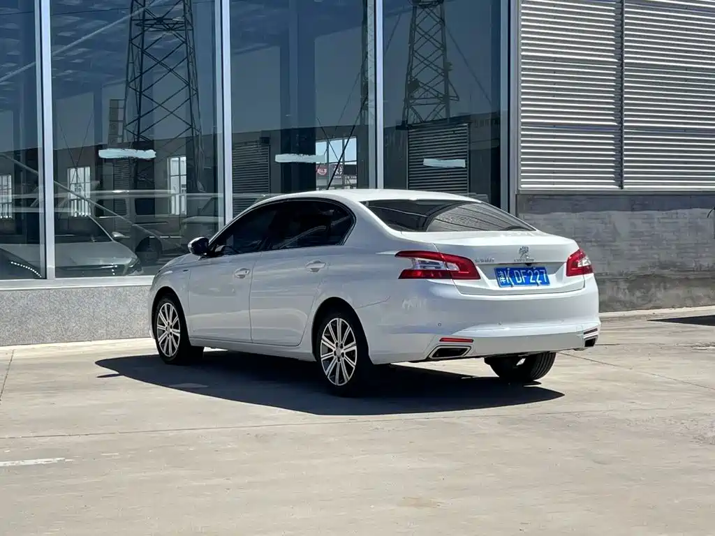 Peugeot 408 — миниатюра 6
