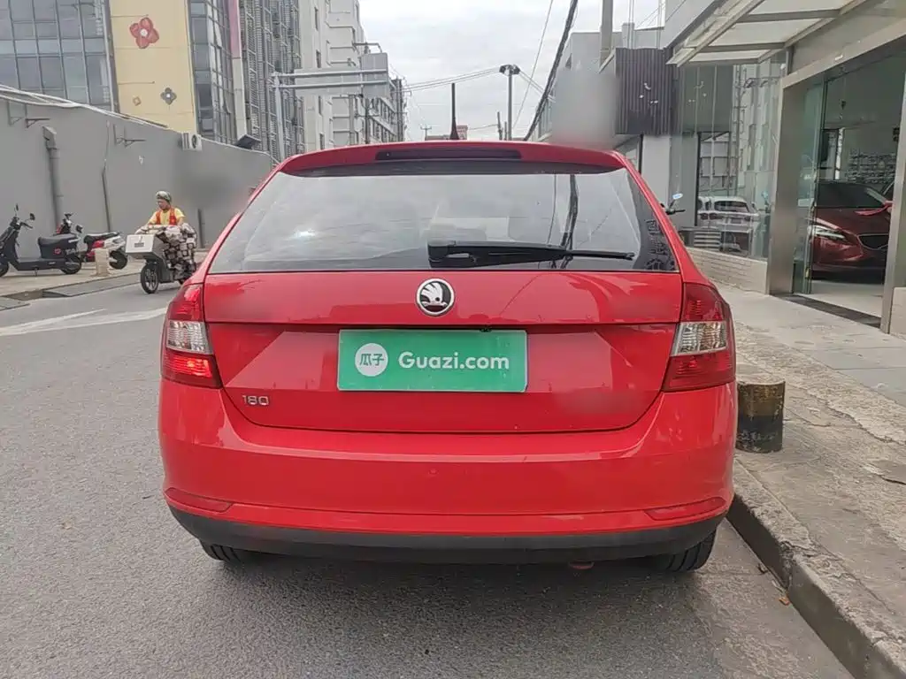 Skoda Rapid Spaceback — миниатюра 6