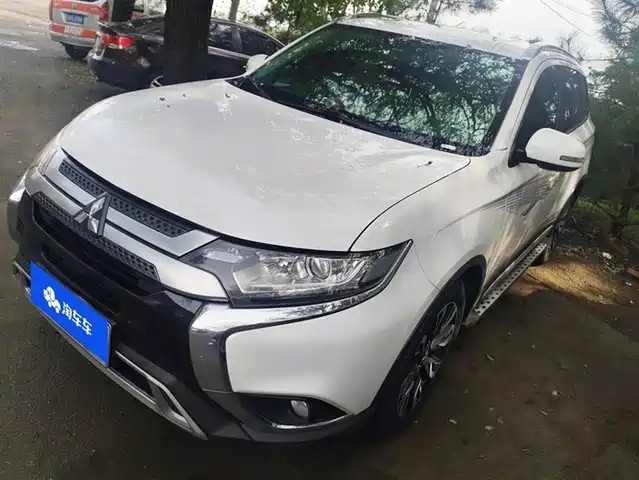 MITSUBISHI OUTLANDER 2020