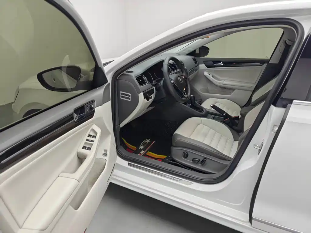 Volkswagen Sagitar — миниатюра 5