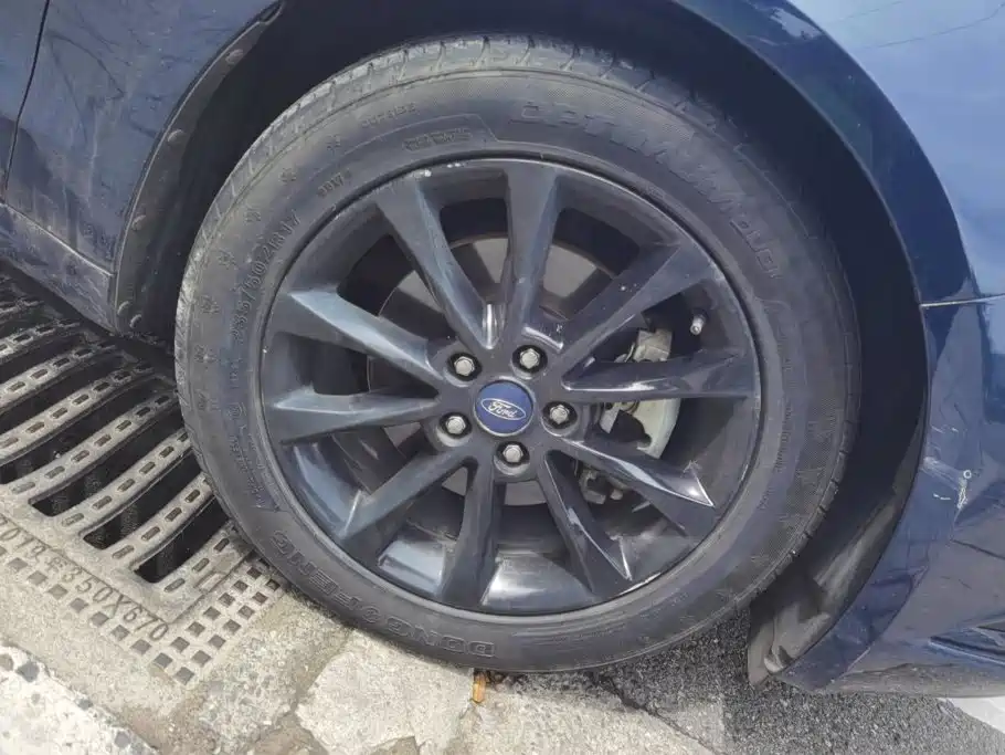 Ford Mondeo — миниатюра 6