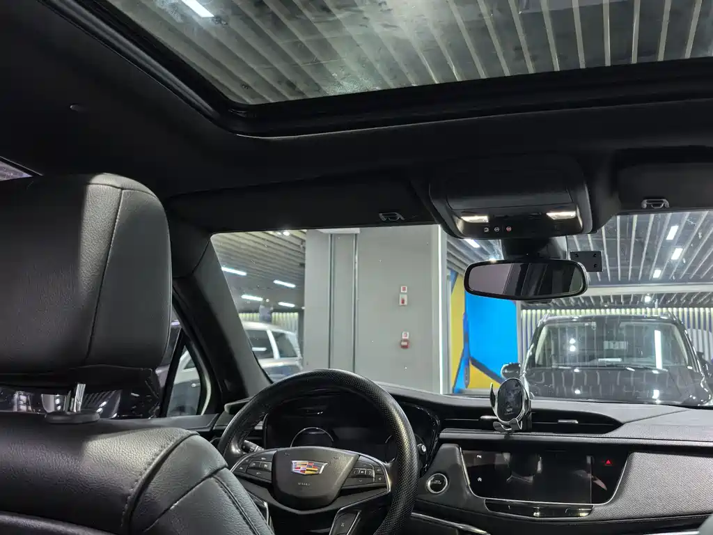 Cadillac XT5 — миниатюра 10