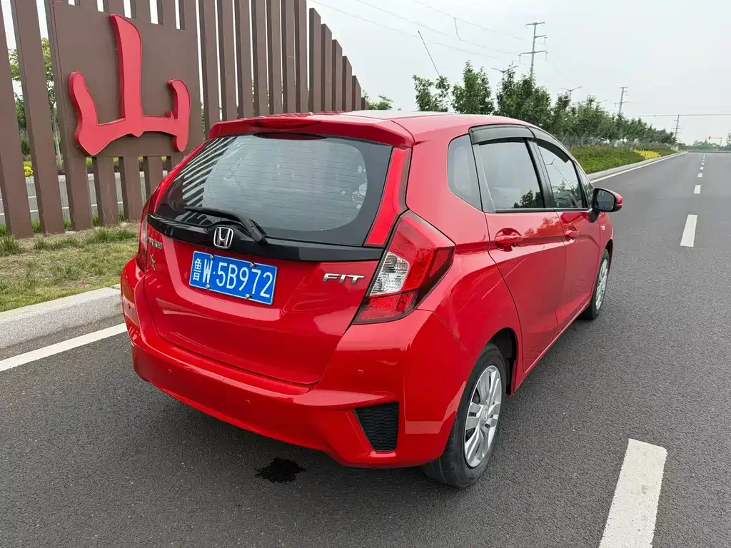 Honda Fit — миниатюра 9