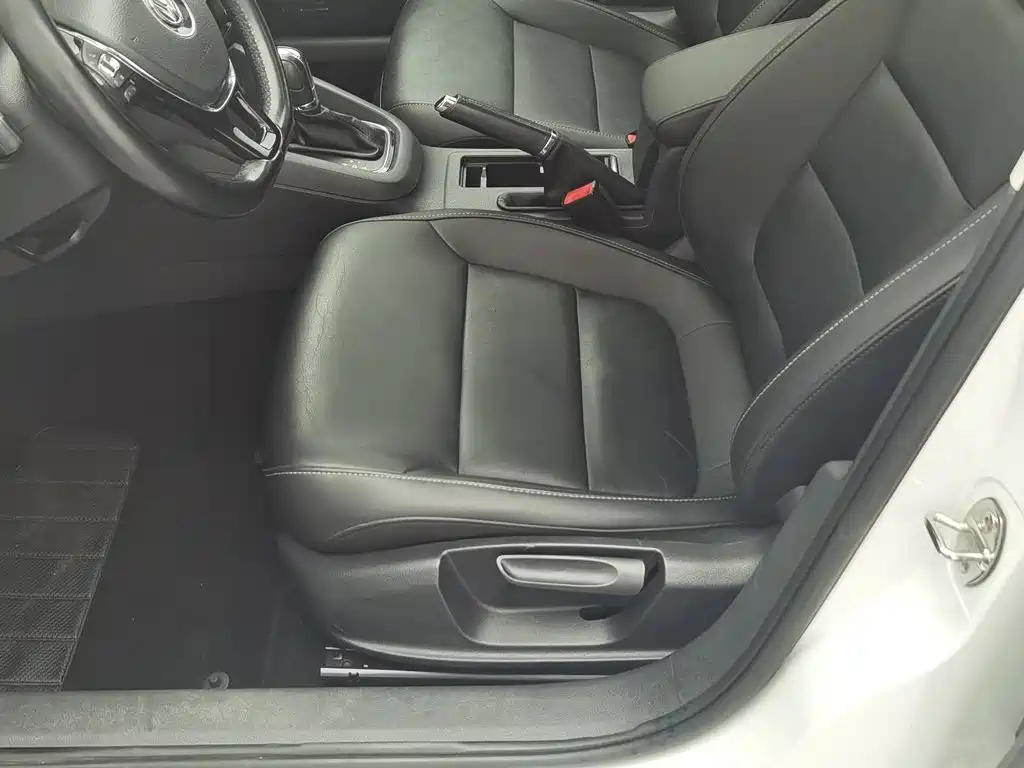 Volkswagen Sagitar — миниатюра 20