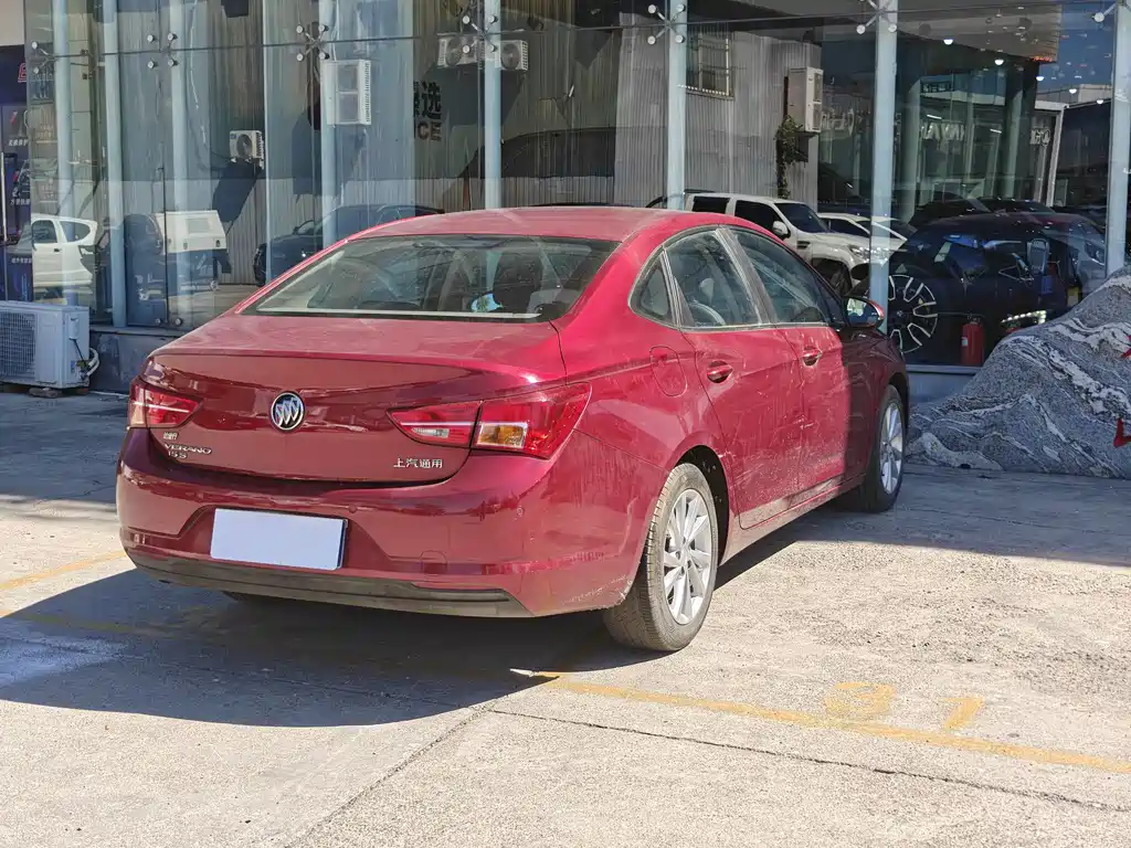 Buick Verano — миниатюра 12