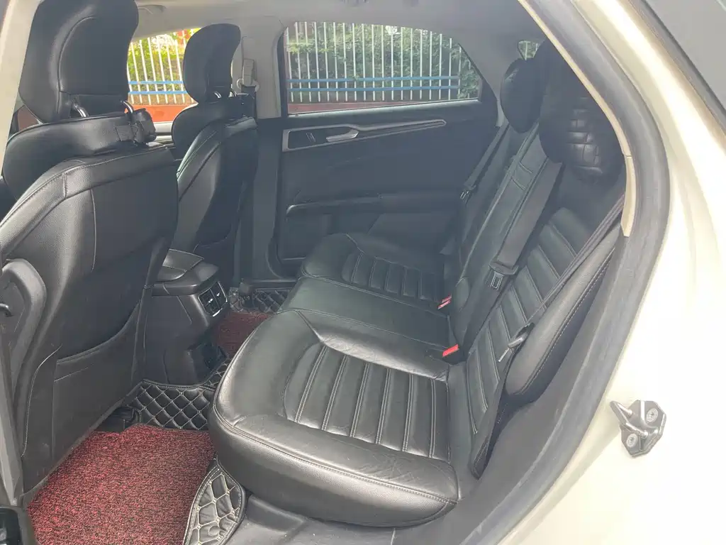 Ford Mondeo — миниатюра 12