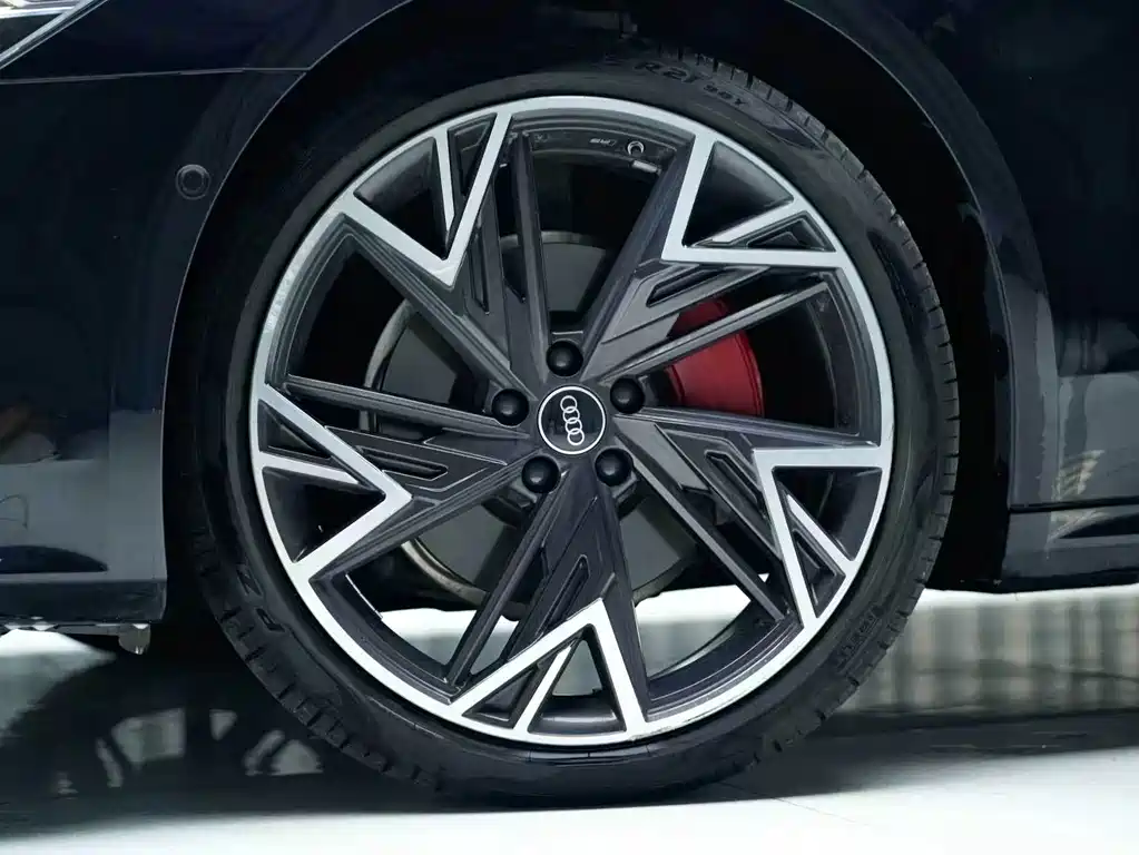 Audi A7L — миниатюра 9