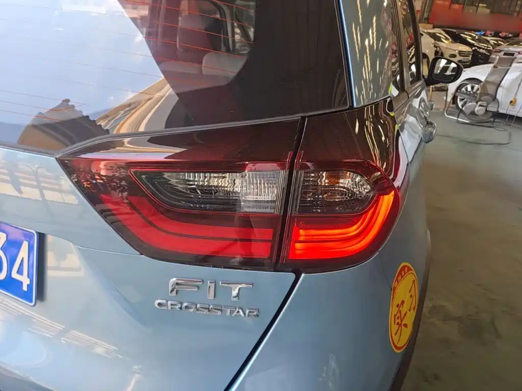 Honda Fit — миниатюра 8