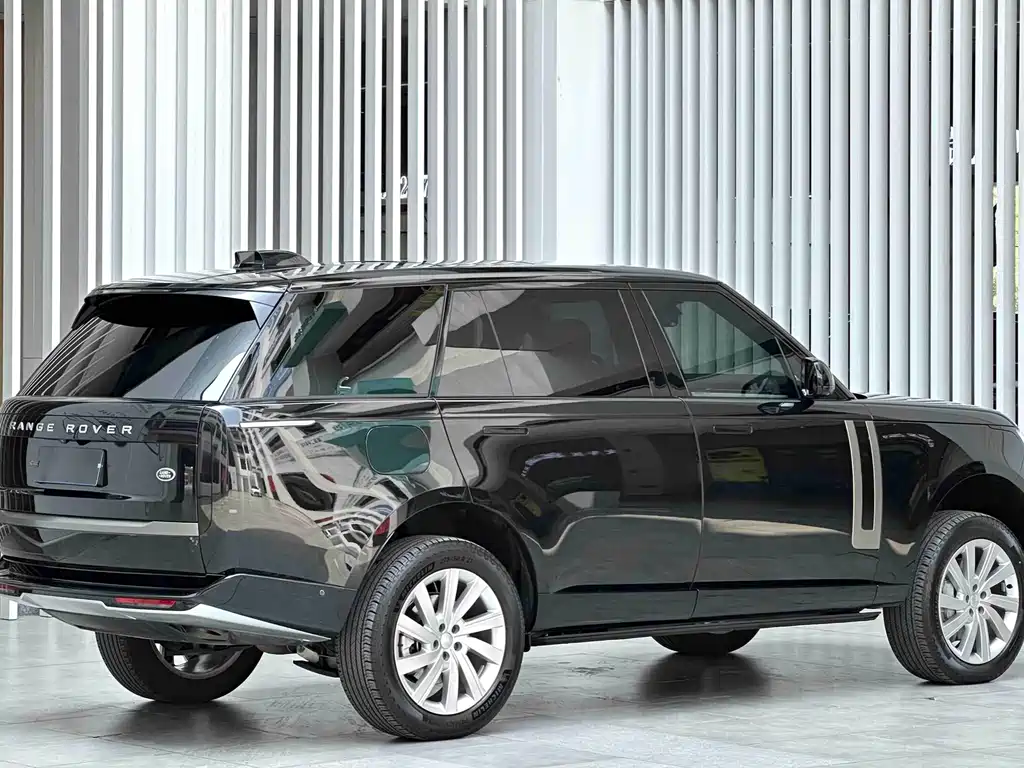 Land Rover Range Rover 2025 3.0 L6 400PS Long Wheelbase мест