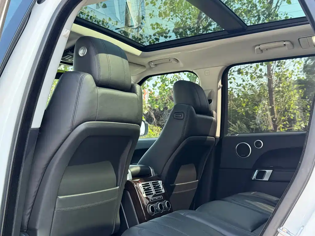 Land Rover Range Rover — миниатюра 10