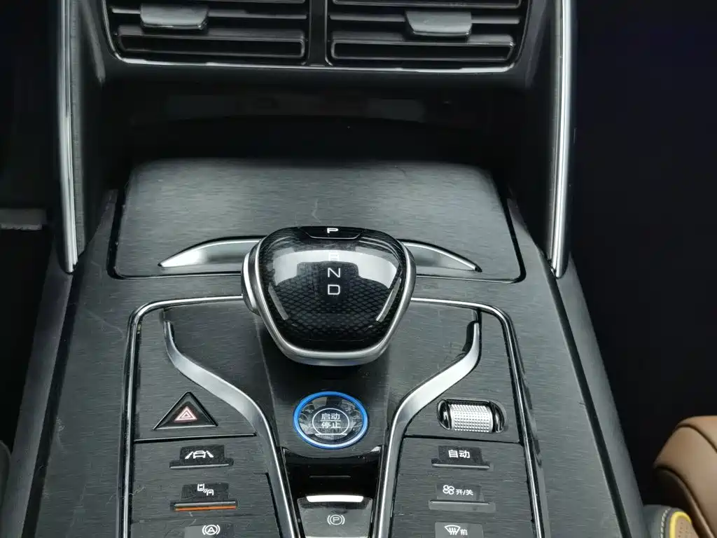 BYD Tang New Energy — миниатюра 13